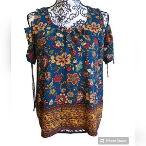 Cold shoulder Top M Sweet Wanderer